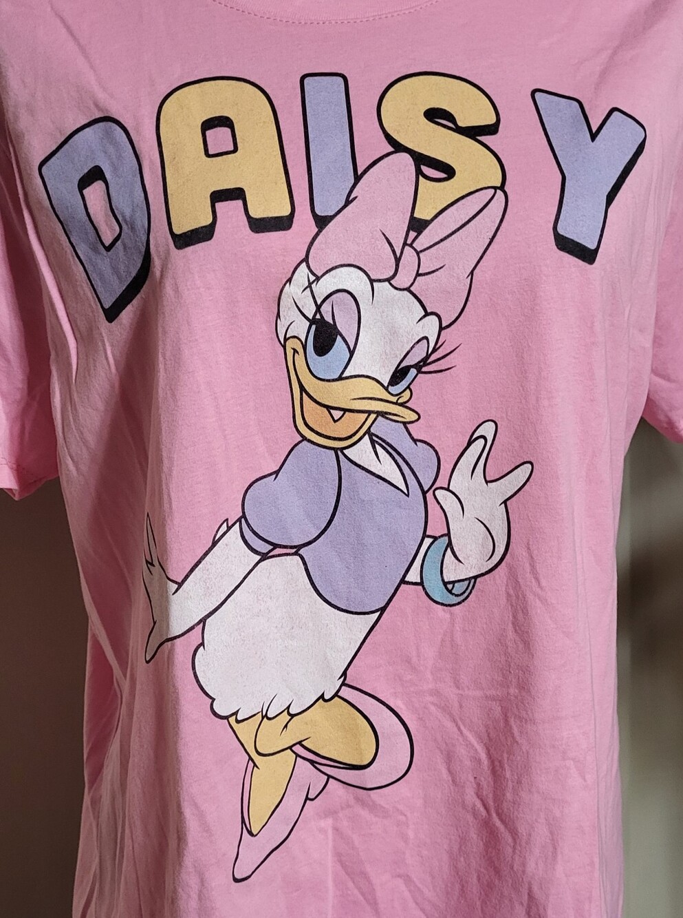 Port & Company Women's NWOT Pink Daisy Duck Graphic Short Sleeve T-Shirt Size XL - Picture 4 of 8